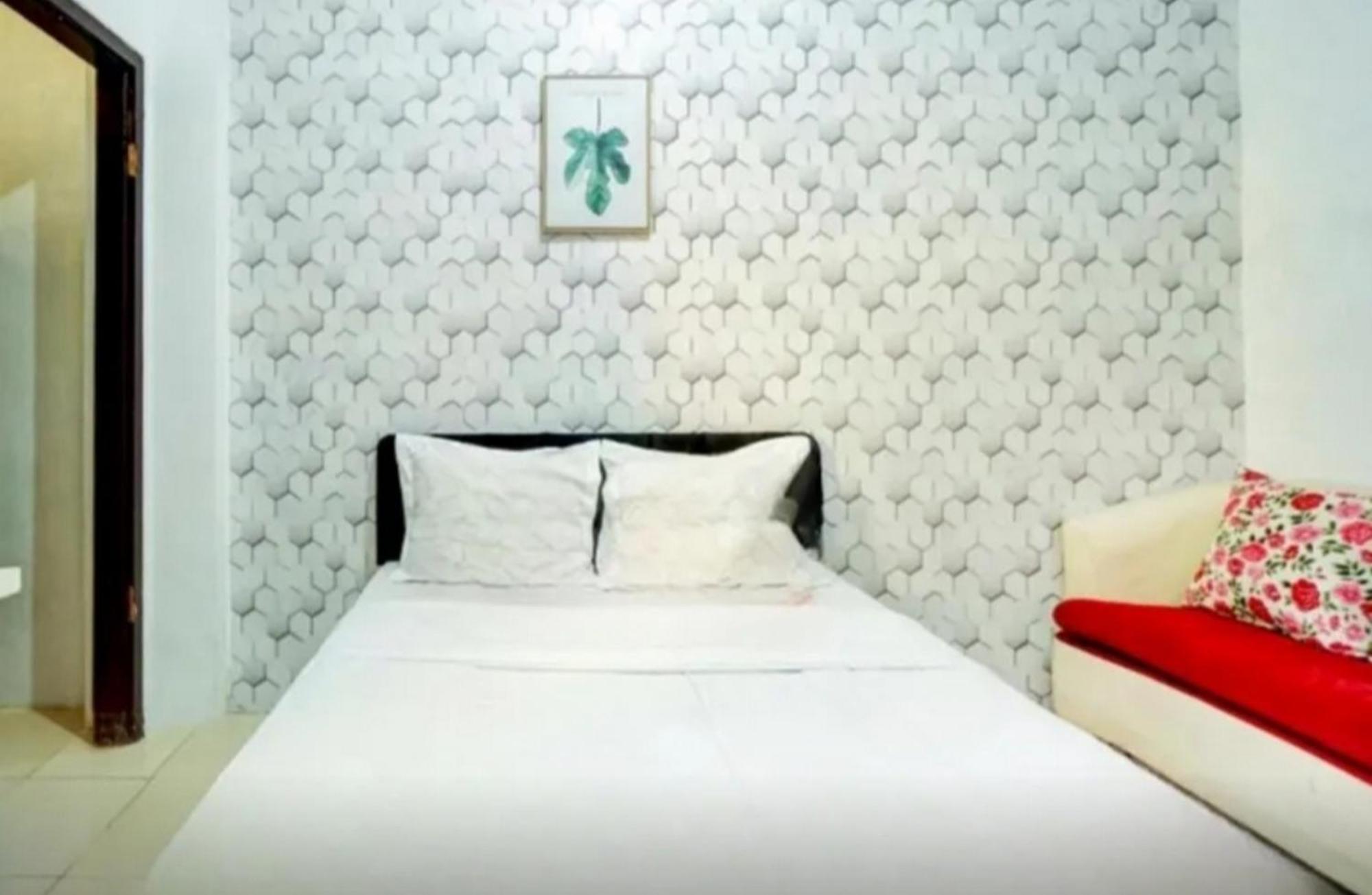 Reddoorz Near Plaza Araya Malang Otel Blimbing  Dış mekan fotoğraf